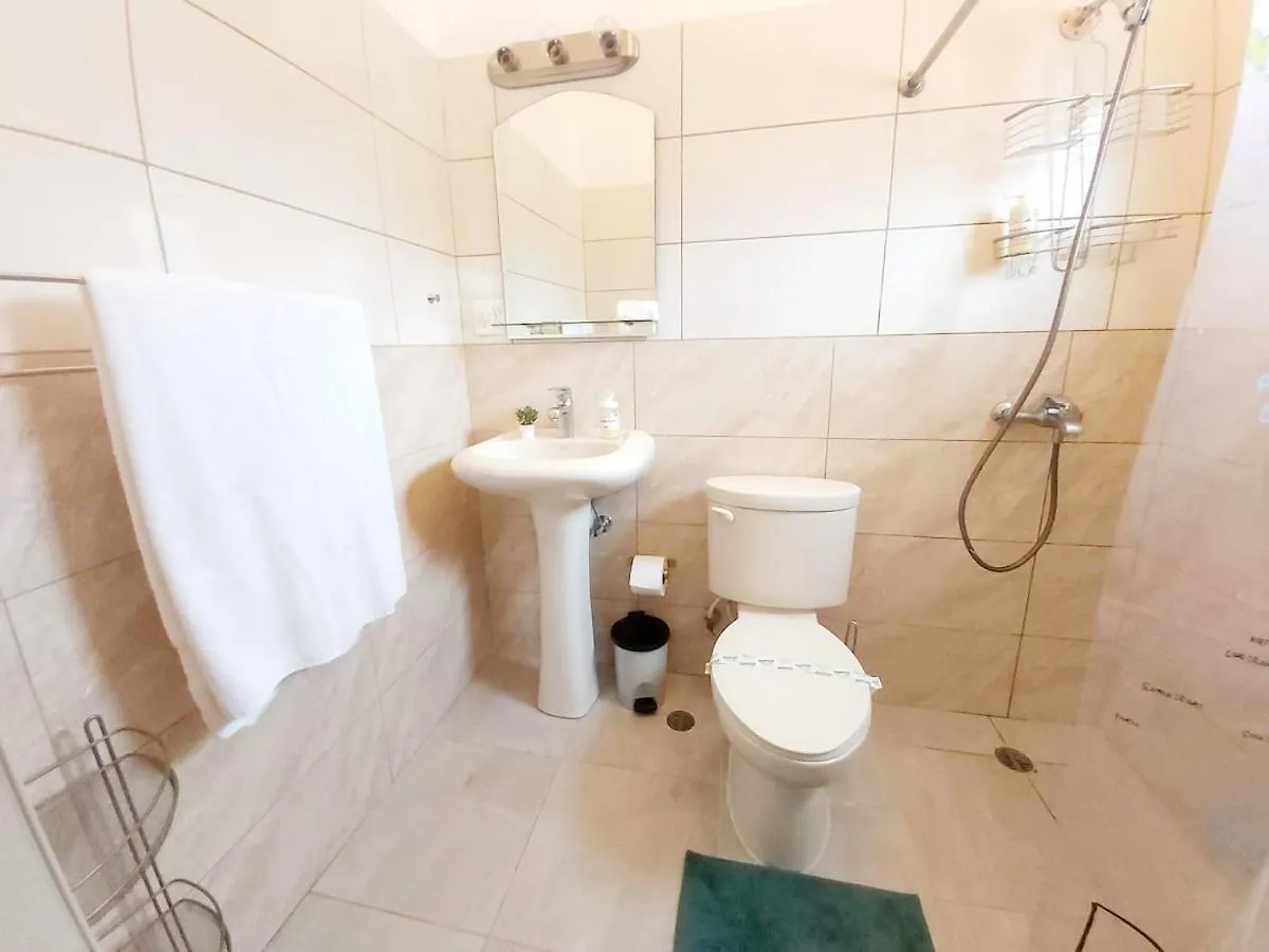 #204 Sunny Studio, Odysseyrental Santo Domingo Apartment