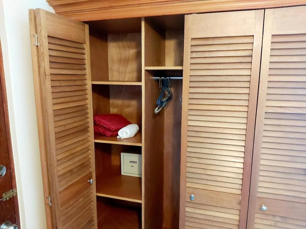 #204 Sunny Studio, Odysseyrental Santo Domingo Apartment